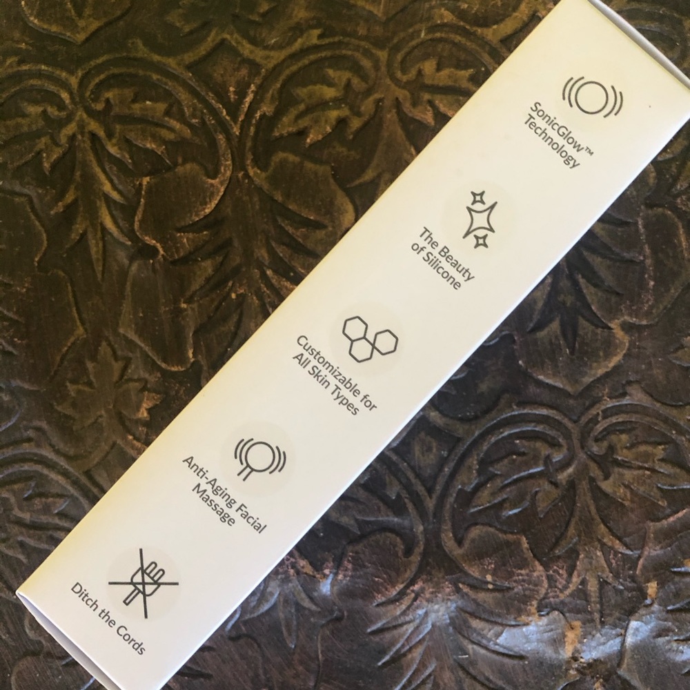 PMD CLEAN Smart Facial Cleansing Device - Picture 13 of 15